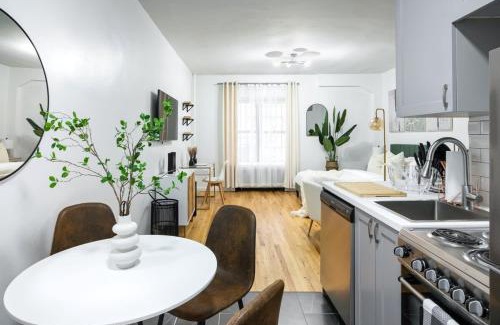 Central Park West Apartment | New Studio in Prime UWS with On-Site Gym & 4-Star Comfort