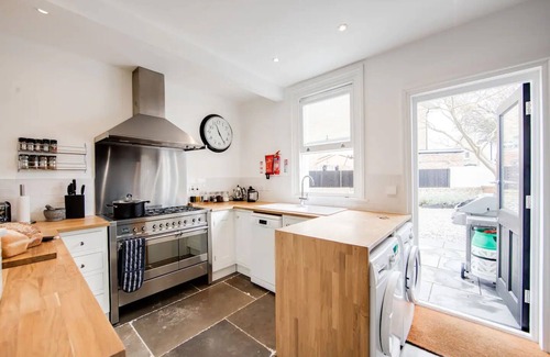Hythe House | 74 By The Sea - Oceanfront Spa Retreat with Top Ratings