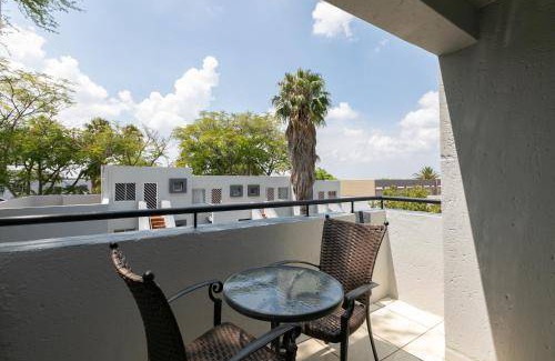 Sandown Apartment | Spacious 2-Bedroom Apartment with Pool Access for 4 Guests