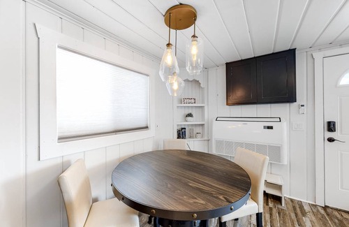 Bayview Boat Rental | Spacious Boat Retreat with 2 Bedrooms for Up to 9 Guests