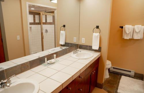 Salt Lake Mountain Resorts Apartment | Elegant Three Bedroom Loft Condo with Pool & Hot Tub