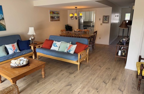 Myrtle Beach House | Discover 7403 Unit G with Oceanfront Views & Pet-Friendly Amenities