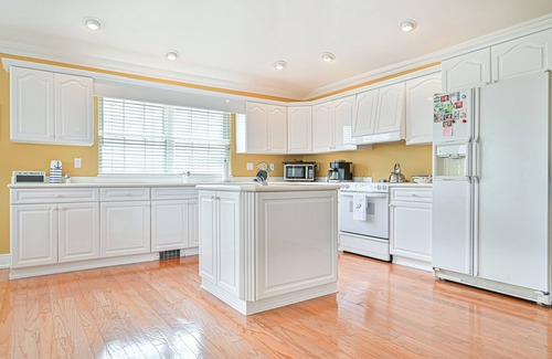 A-Zone House | Steps from the Beach! Family-Friendly with Spa Amenities