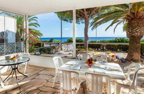 Miami Platja Other | Oceanfront House with 3 Bedrooms for Family Getaways