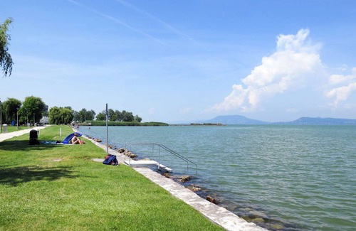 Balatonboglar Apartment | Spacious 2-Bedroom Apartment with Kitchen for Up to 5 Guests