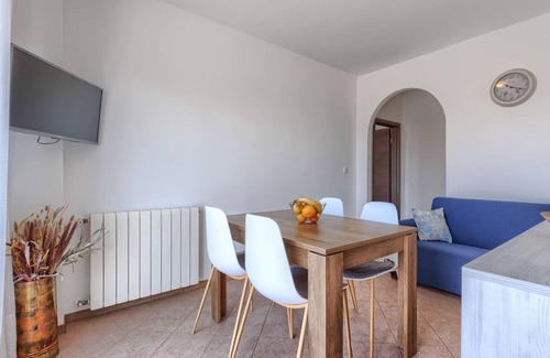 Novigrad Apartment | Spacious 75 m² Apartment with Kitchen for Four Guests