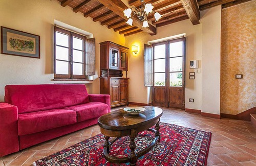 Cortona Apartment | Spacious 2-Bedroom Apartment with Pool for Up to 6 Guests