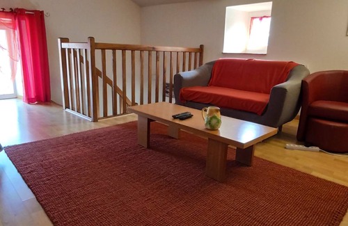 Langeac Cottage | Cozy 2-Bedroom Cottage for Families – Rated 10/10