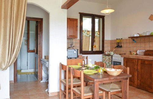 Sedini House | Spacious 2-Bedroom Maisonette with Pool & Pet-Friendly Perks