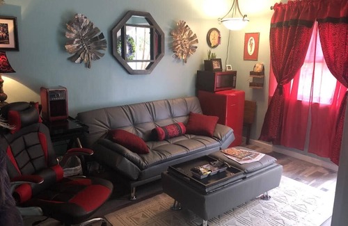 Kenner - Louis Armstrong International Airport Apartment | Private 3-Room Studio with Lake View and Spa in Kenner