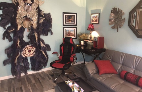 Kenner - Louis Armstrong International Airport Apartment | Private 3-Room Studio with Lake View and Spa in Kenner