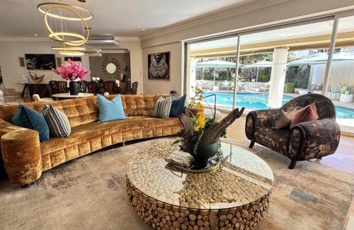 Greater Johannesburg Metropolitan Area House | Experience 76b on Atholl: Oceanfront Bliss Awaits