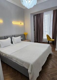 Almaty Apartment | Enjoy Panoramic Views of the Mountains from Your Room