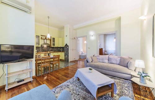 Pula Apartment | Spacious 2-Bedroom Apartment with Kitchen for 5 Guests