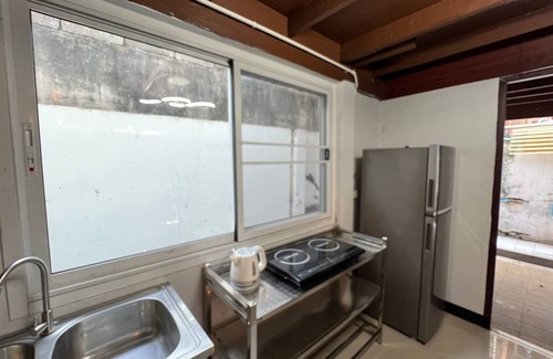 Bang Rak House | Spacious 5-Bedroom Retreat in Old Town City Center