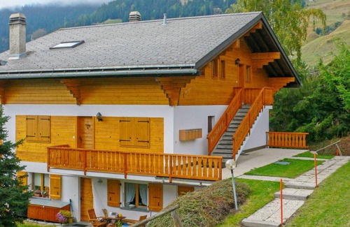 Verbier Apartment | Spacious 2-Bedroom Apartment with Kitchen for 4 Guests