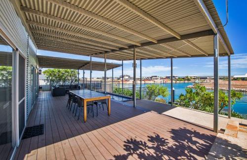 Exmouth House | Experience Relaxation at 78 Madaffari Drive - 4 Star Stay