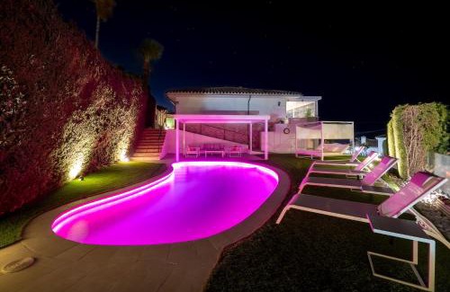 La Capellania Ski Chalet | 797 HOLIDAY RENTALS- Chalet con jacuzzi y hermosas vistas a