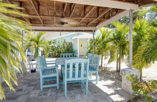 Safety Harbor Cottage | Beautiful 7B Studio at Coastal Cottages with Pool & Pets