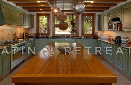Peninsula San Pedro House | Spacious 7-Bedroom Retreat with Pool & Jacuzzi Amenities