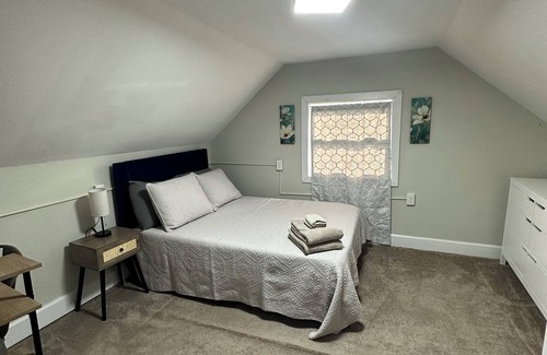 Cortland House | Family-Friendly 7BR Home on Lincoln with Top Amenities