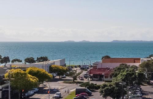 Browns Bay House | Beachfront 7BR Retreat Steps from Browns Bay Beach
