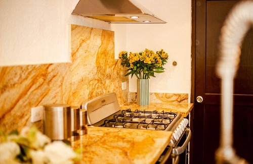 Centro House | Elegant 7Br/8bth Retreat Near Town with Oceanfront Views