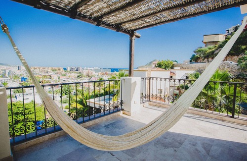 Centro House | Elegant 7Br/8bth Retreat Near Town with Oceanfront Views