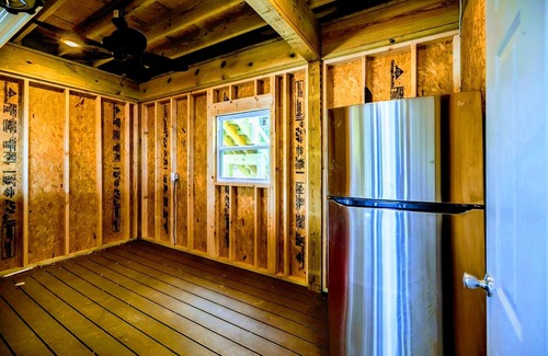 Mineral House | Exquisite 7BR Private Paradise with Beach, Dock & Hot Tub
