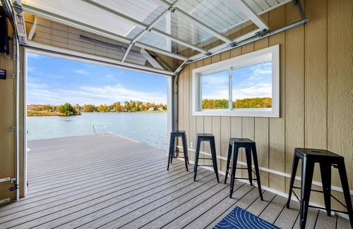 Mineral House | Relaxing 7BR Lakefront Retreat with Beach & Dock Access