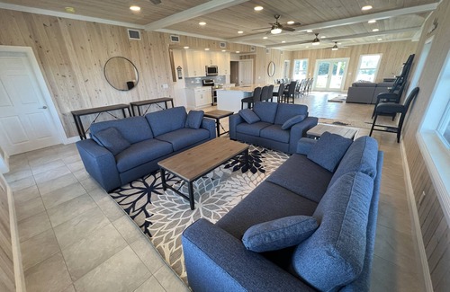 Hope Town House | Spacious 7BR Pool Retreat Steps from Tahiti Beach