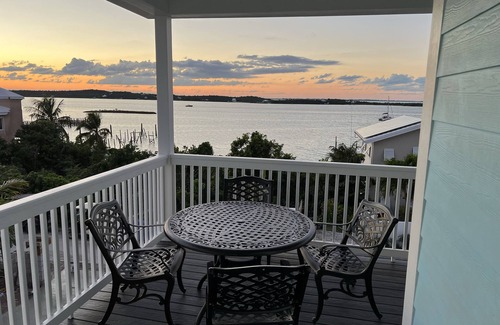 Hope Town House | Spacious 7BR Pool Retreat Steps from Tahiti Beach
