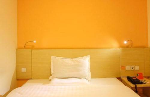 Guangzhou Hotel | Budget-Friendly Stay Near Meihuayuan Metro Station