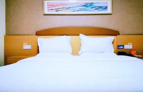 Qingxiu Hotel | Budget-Friendly Stay at 7Days Inn Nanning Min Zu Avenue