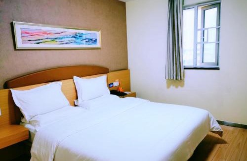 Qingxiu Hotel | Budget-Friendly Stay at 7Days Inn Nanning Min Zu Avenue