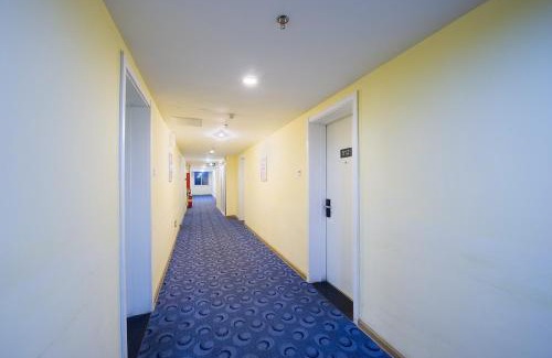 Xincheng Hotel | Convenient Access: 7Days Inn Near Wulukou Subway Station