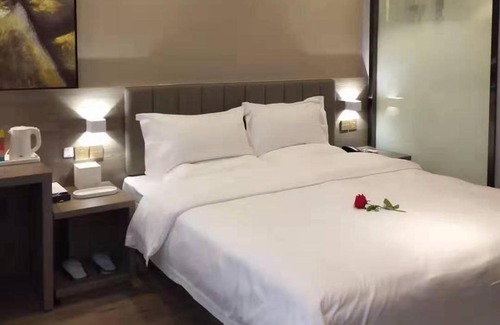 Lianhu Hotel | Budget-Friendly Stay at 7Days Inn Xi'an Northwest University