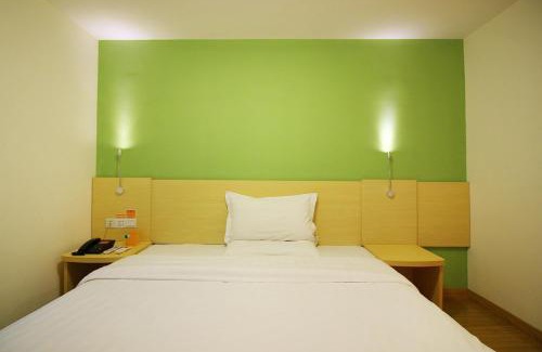 Doumen Hotel | Budget-Friendly Stay near Zhuhai Doumen District Government