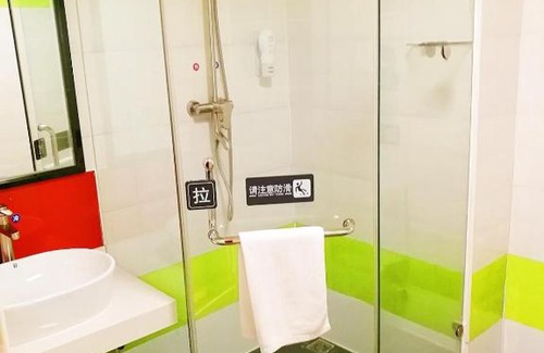Dongguan City Center Hotel | Budget-Friendly 7Days Premium Dongguan Near Wanda Plaza