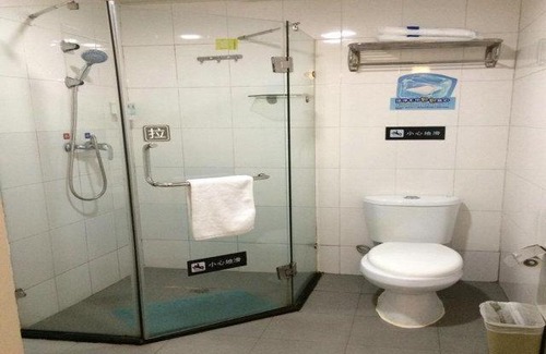 Longhua District Hotel | Convenient Stay at 7Days Premium Shenzhen Longhua Station