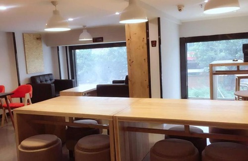 Shenzhen Hotel | Budget-Friendly Stay at 7Days Premium Shenzhen Songgang