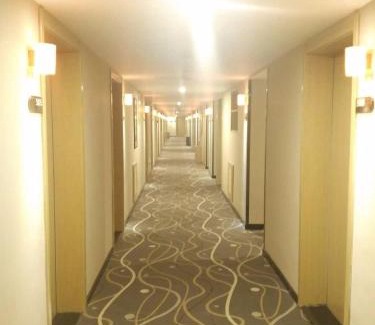 Xincheng Hotel | Budget-Friendly 7Days Premium Near Xi'an Railway Station