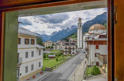 Auronzo di Cadore Apartment | Top-Rated 7home Apartment with Lake View in Auronzo
