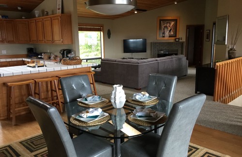 Bandon House | Experience Ultimate Relaxation with Oceanfront Golf Retreat