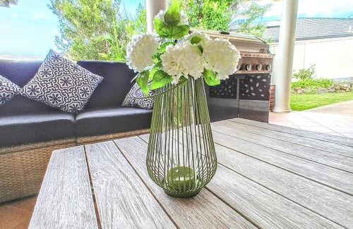 Shell Cove House | Shell Cove Holiday Home: Ideal for Families Near Beach & Golf