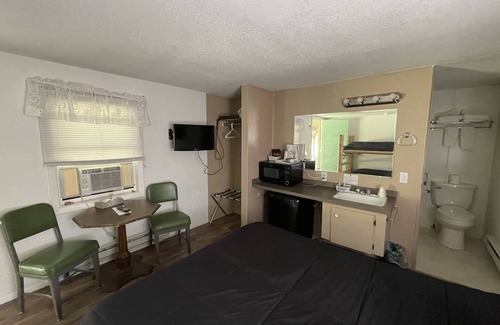 Wolf Creek House | Relax at 7r Guest Ranch: Spa, Dining & Family-Friendly Stay