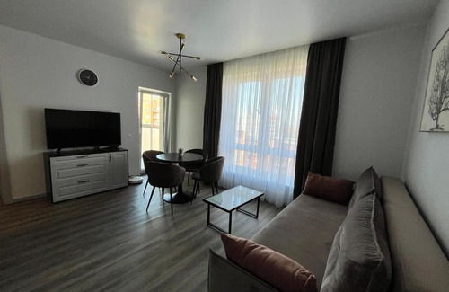 Klaipeda Apartment | Top-Rated 7th Floor Apartment with Free Parking for Families