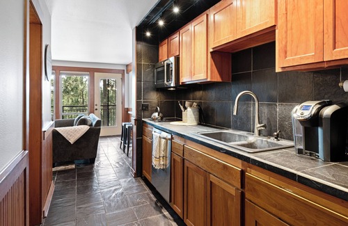 Southern Crossing House | Explore 7th Mtn Resort Condo with Pool, Spa & Family Fun
