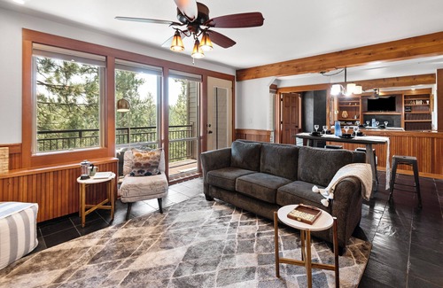 Southern Crossing House | Explore 7th Mtn Resort Condo with Pool, Spa & Family Fun
