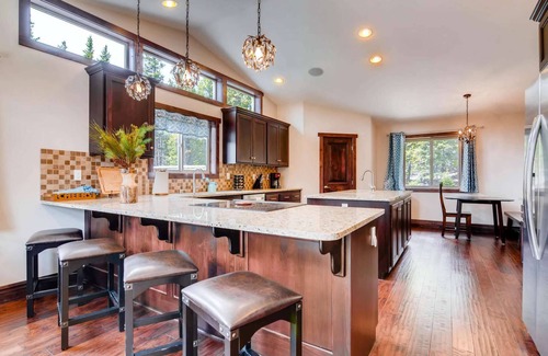 Fairplay House | Forest Private Alma Paradise: Dog-Friendly Retreat with Hot Tub